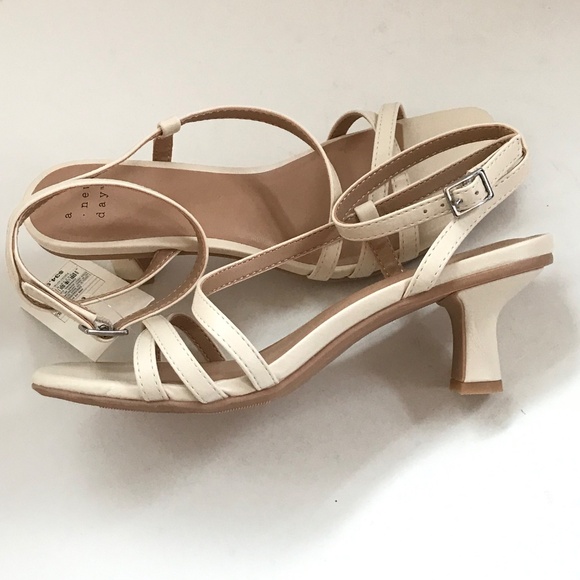 A NEW DAY Irena Strappy Heeled Sandals Low Heels Cream Women’s Size 6.5 - Picture 10 of 16